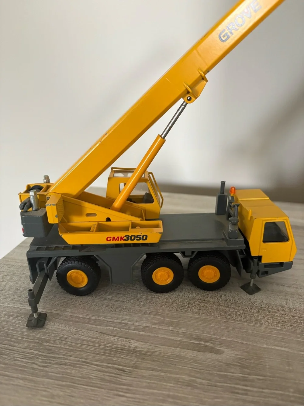 Grove GMK3050 All Terrain Crane 1/50 Scale Model 2092 Diecast Vintage Model Toy